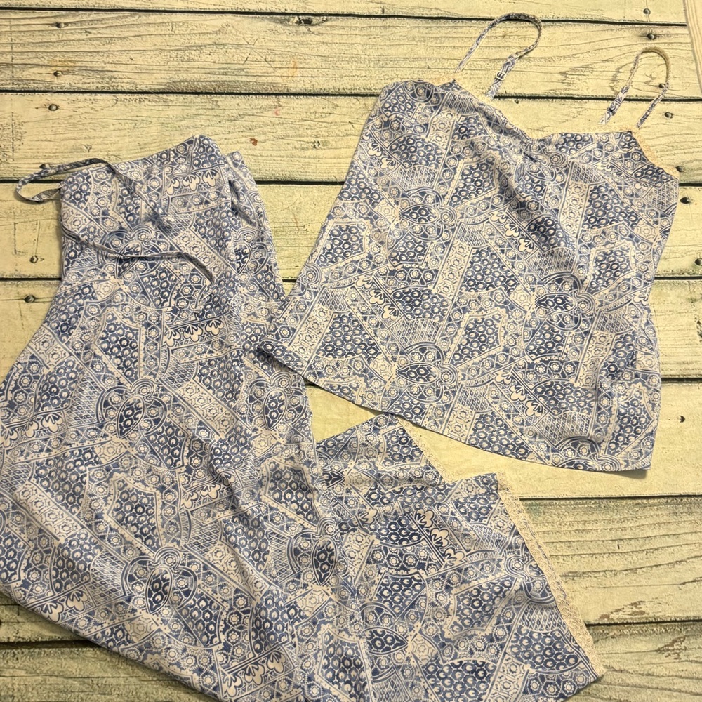 Lauren Ralph Lauren Blue Patterned Spaghetti Strap Top and Pants Set. M